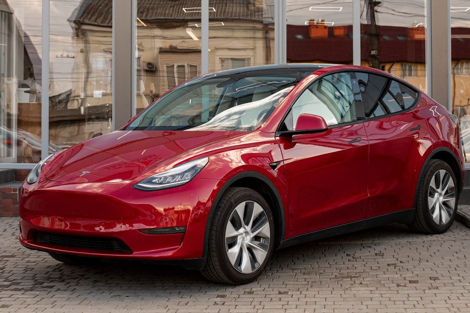 Продам Tesla Model Y Long Range AWD 2020 года в Черновцах