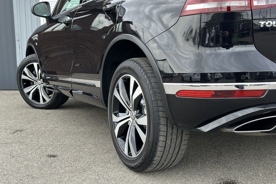 Продам Volkswagen Touareg R Line EXECUTIVE  2017 года в Киеве