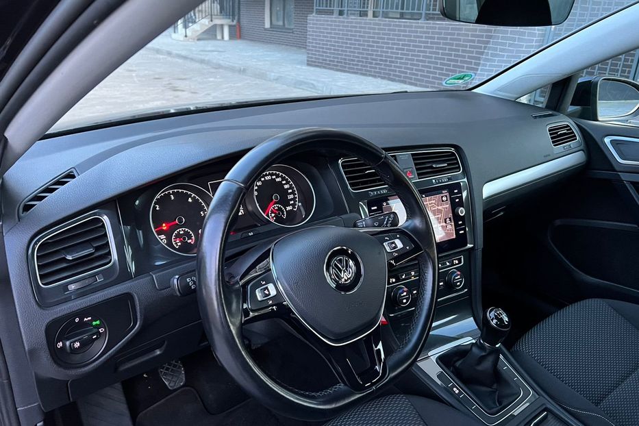 Продам Volkswagen Golf VII ЗАРЕЗЕРВОВАНО 2018 года в Львове