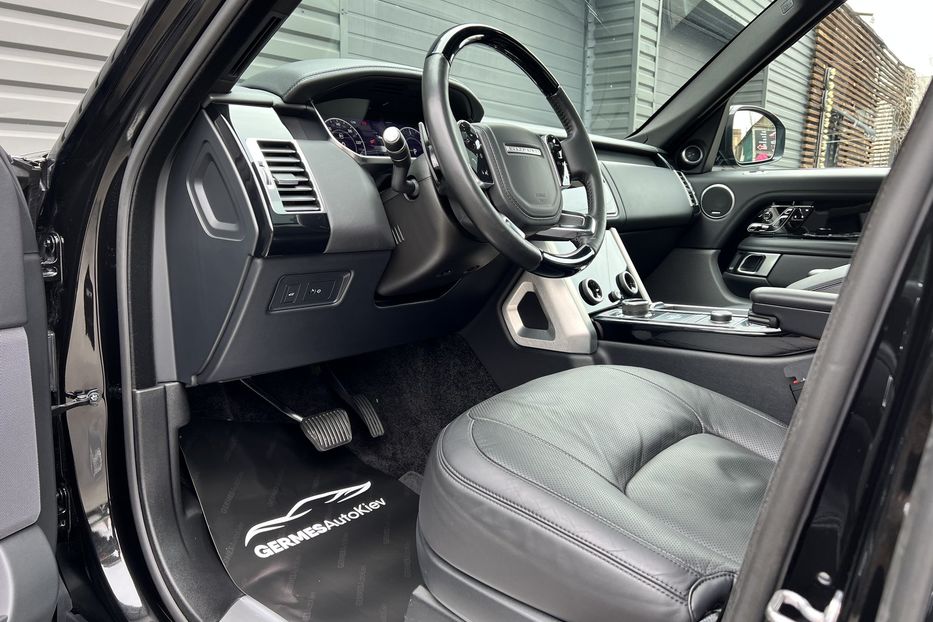 Продам Land Rover Range Rover Black Edition  2018 года в Киеве