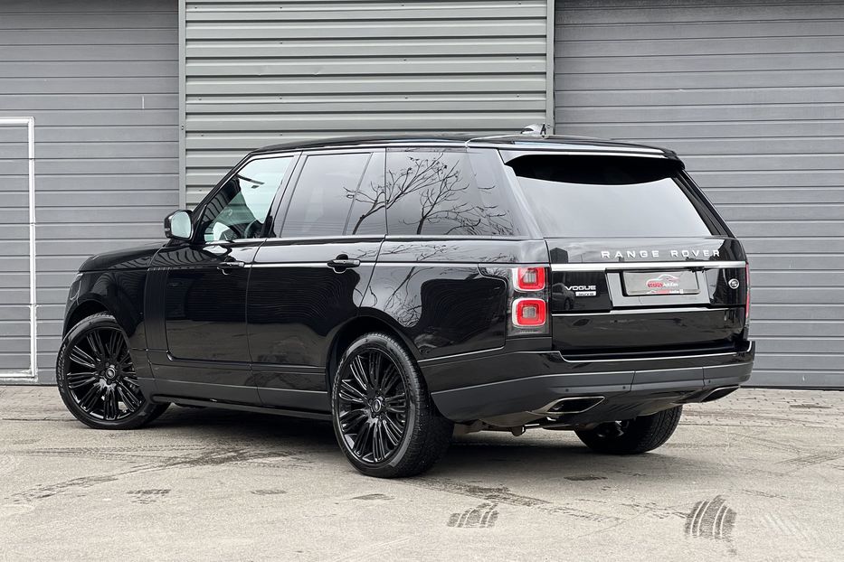 Продам Land Rover Range Rover Black Edition  2018 года в Киеве