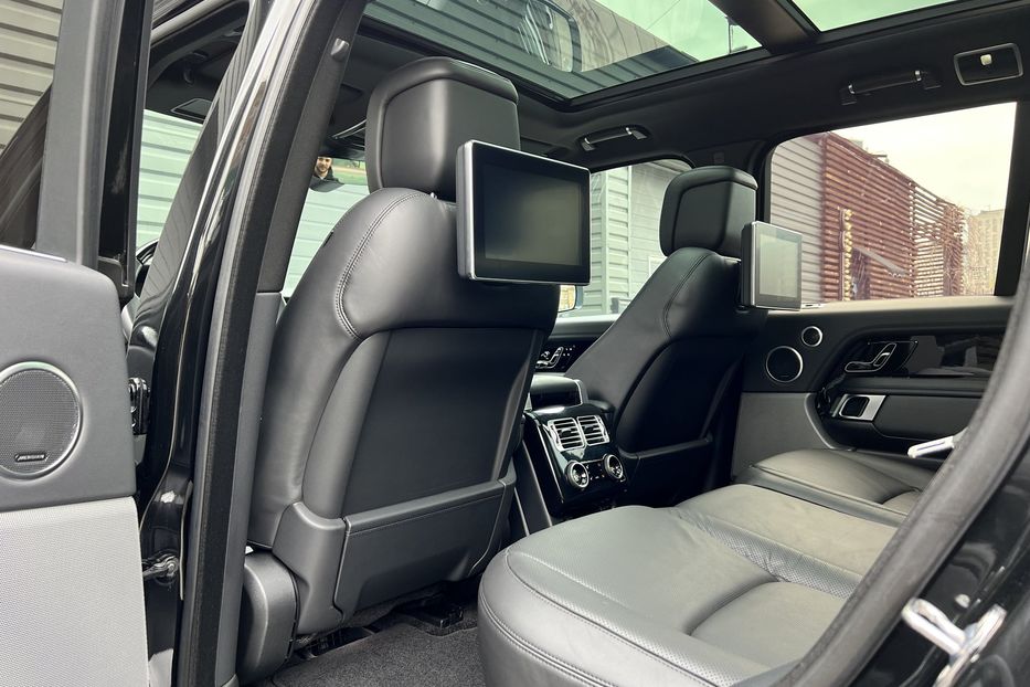 Продам Land Rover Range Rover Black Edition  2018 года в Киеве