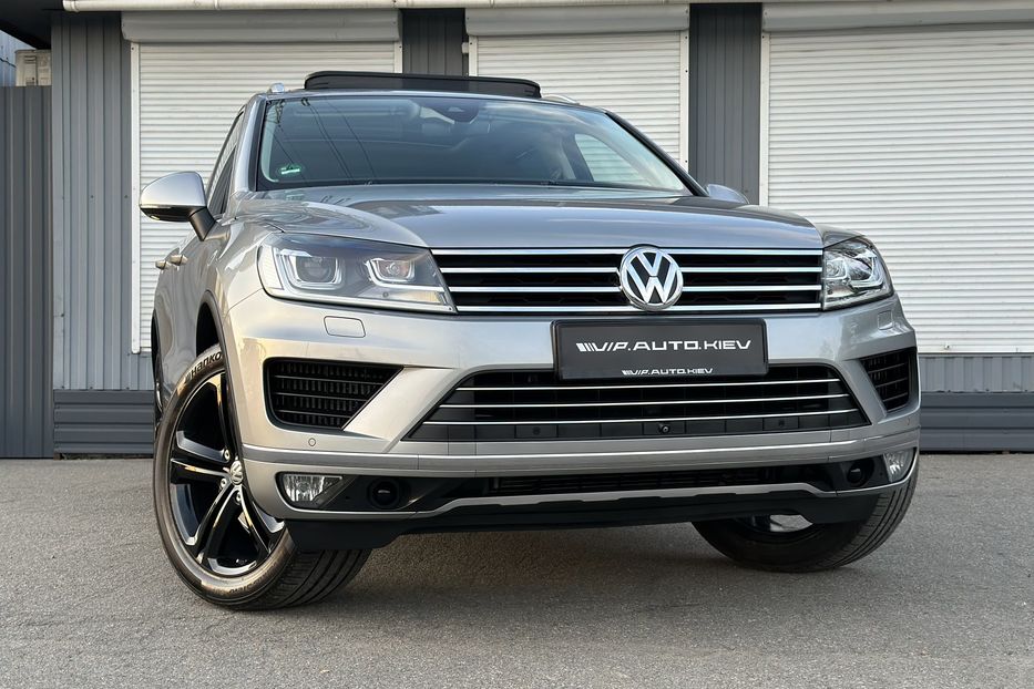 Продам Volkswagen Touareg EXECUTIVE EDITION 2018 года в Киеве