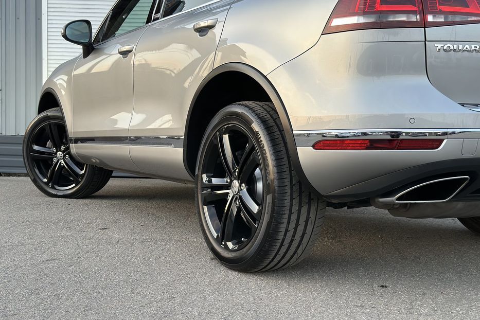 Продам Volkswagen Touareg EXECUTIVE EDITION 2018 года в Киеве