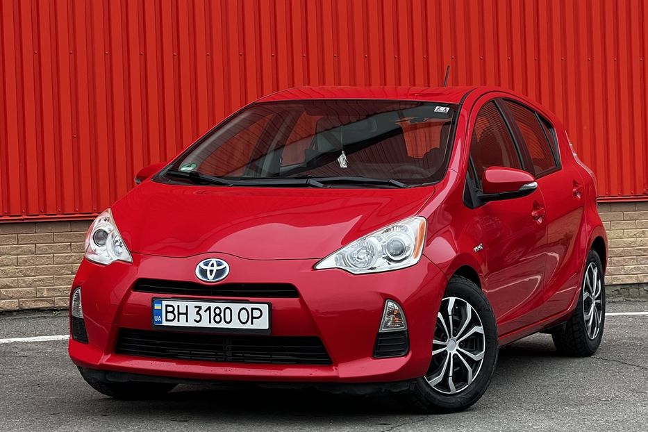 Продам Toyota Prius C 2012 года в Одессе