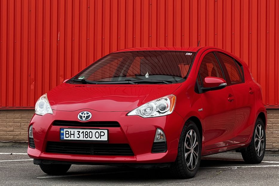 Продам Toyota Prius C 2012 года в Одессе