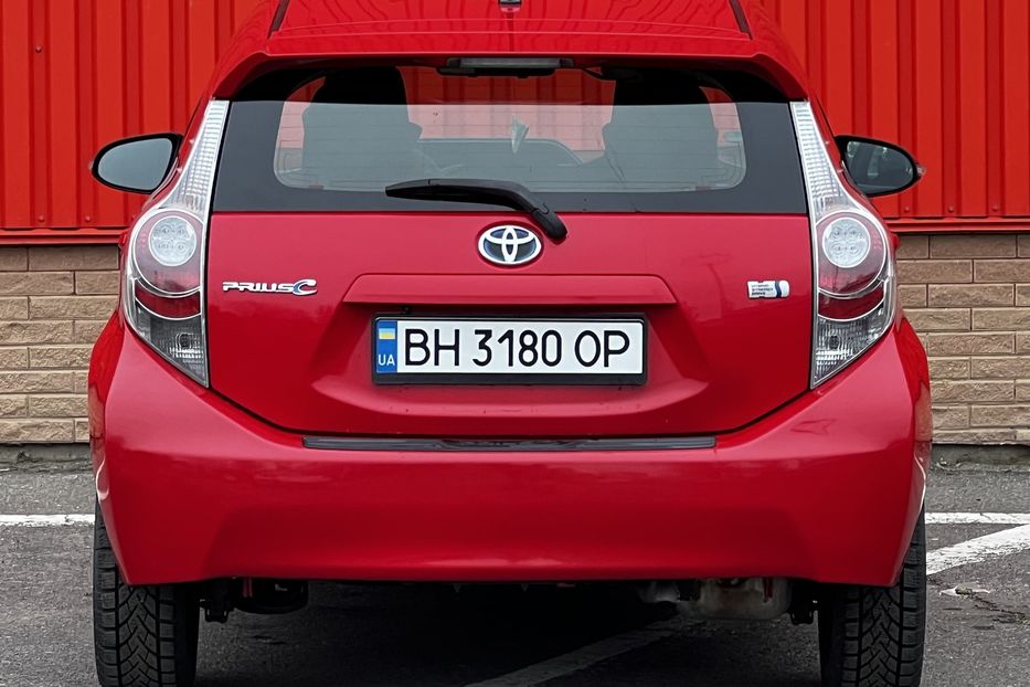 Продам Toyota Prius C 2012 года в Одессе