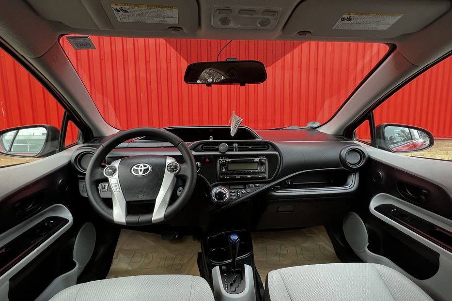 Продам Toyota Prius C 2012 года в Одессе