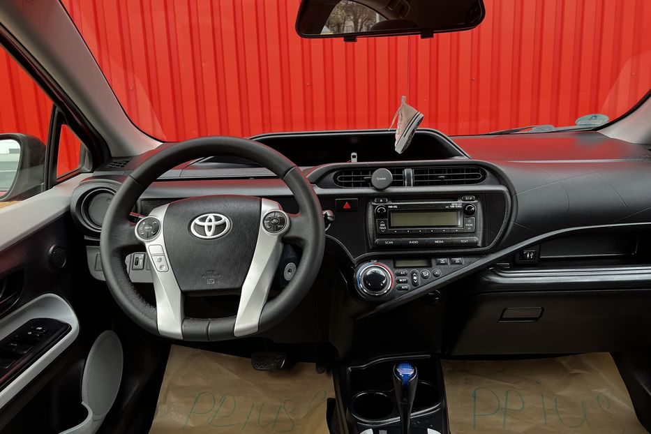 Продам Toyota Prius C 2012 года в Одессе