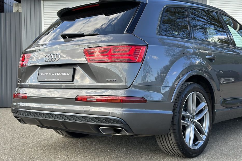 Продам Audi Q7 S Line  2019 года в Киеве