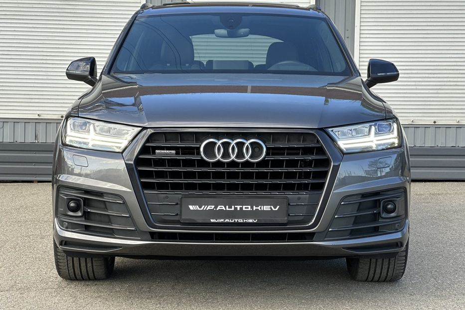 Продам Audi Q7 S Line  2019 года в Киеве