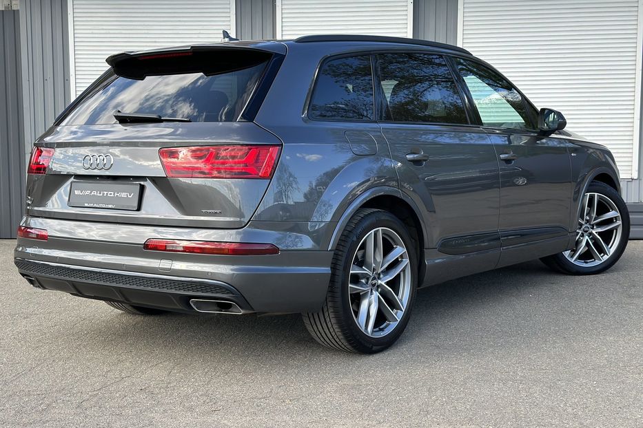 Продам Audi Q7 S Line  2019 года в Киеве