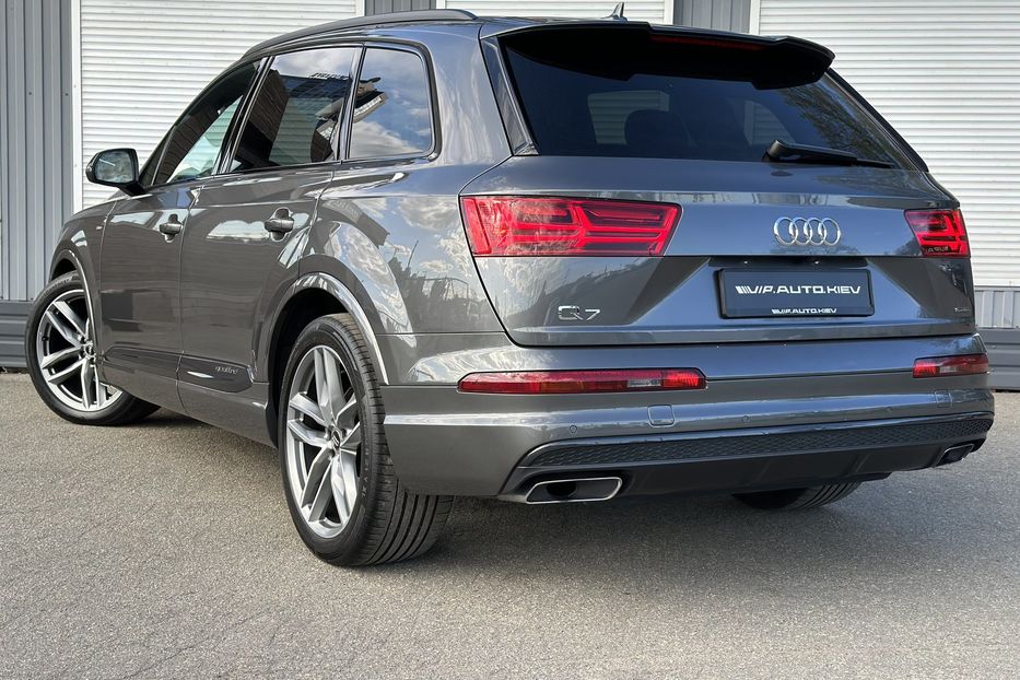 Продам Audi Q7 S Line  2019 года в Киеве