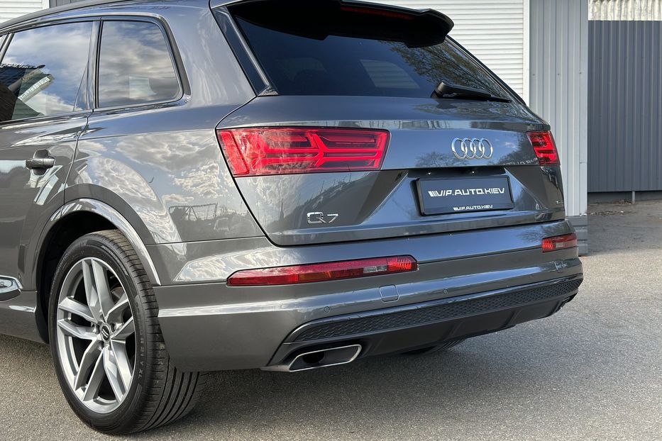 Продам Audi Q7 S Line  2019 года в Киеве