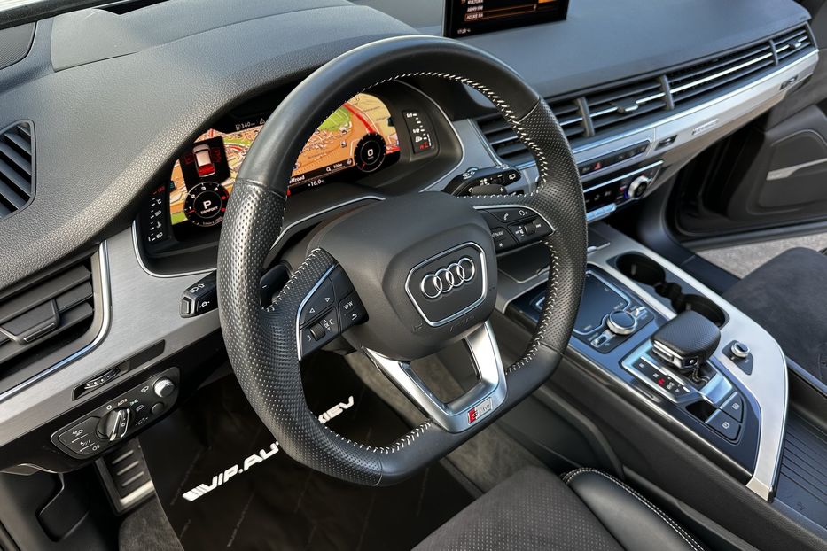 Продам Audi Q7 S Line  2019 года в Киеве