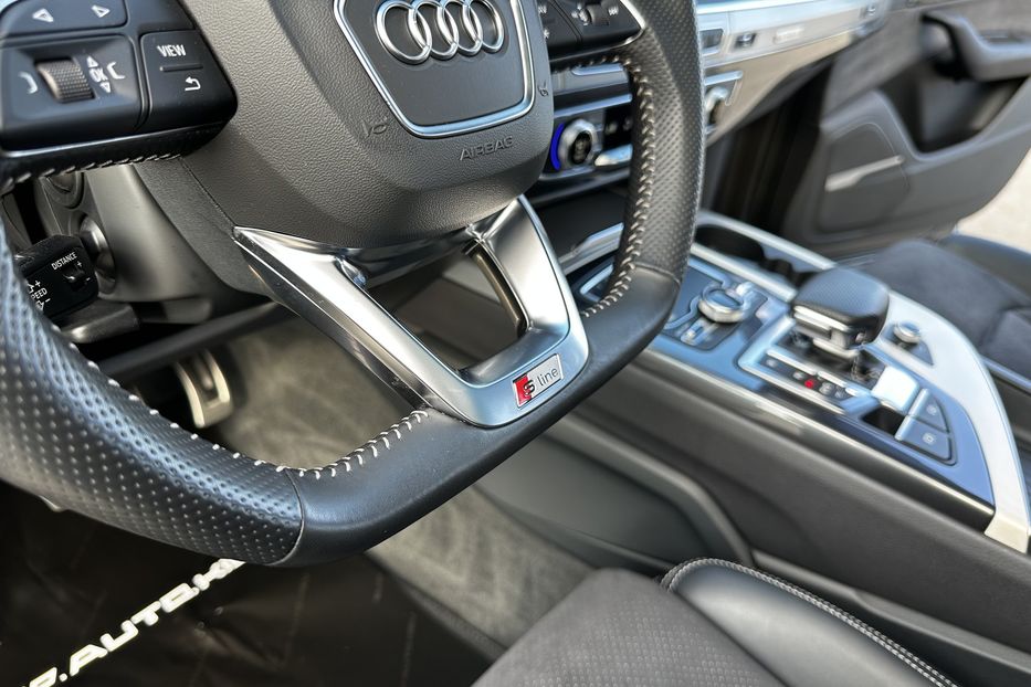 Продам Audi Q7 S Line  2019 года в Киеве