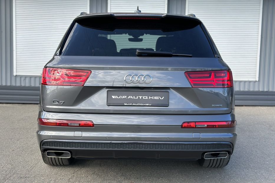 Продам Audi Q7 S Line  2019 года в Киеве