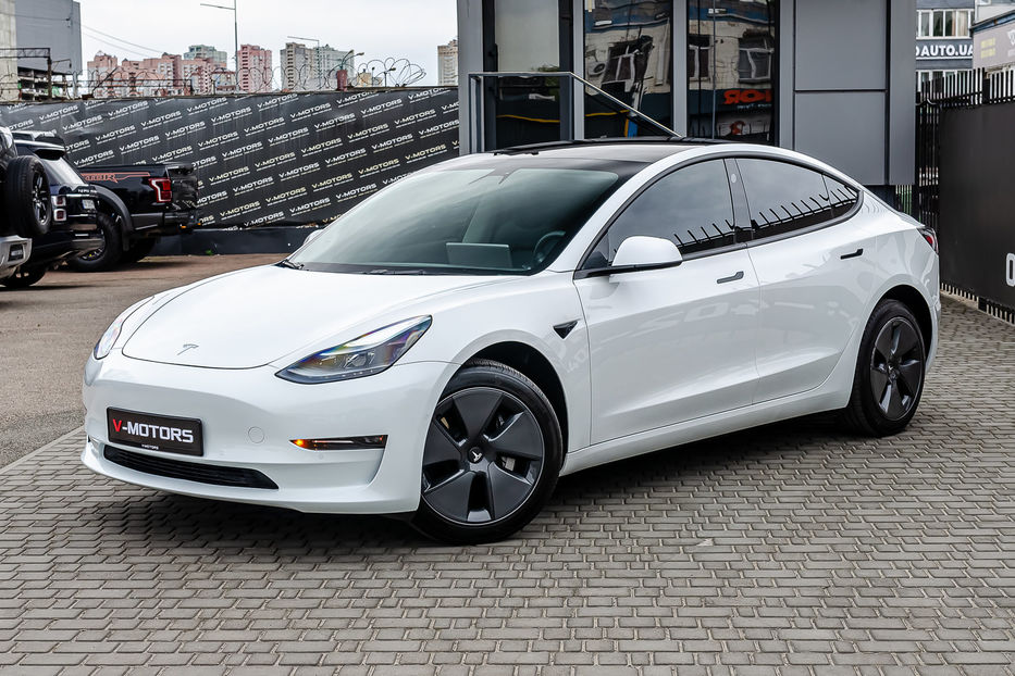 Продам Tesla Model 3 Standard Plus 2021 года в Киеве