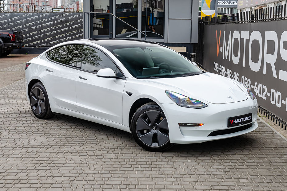 Продам Tesla Model 3 Standard Plus 2021 года в Киеве