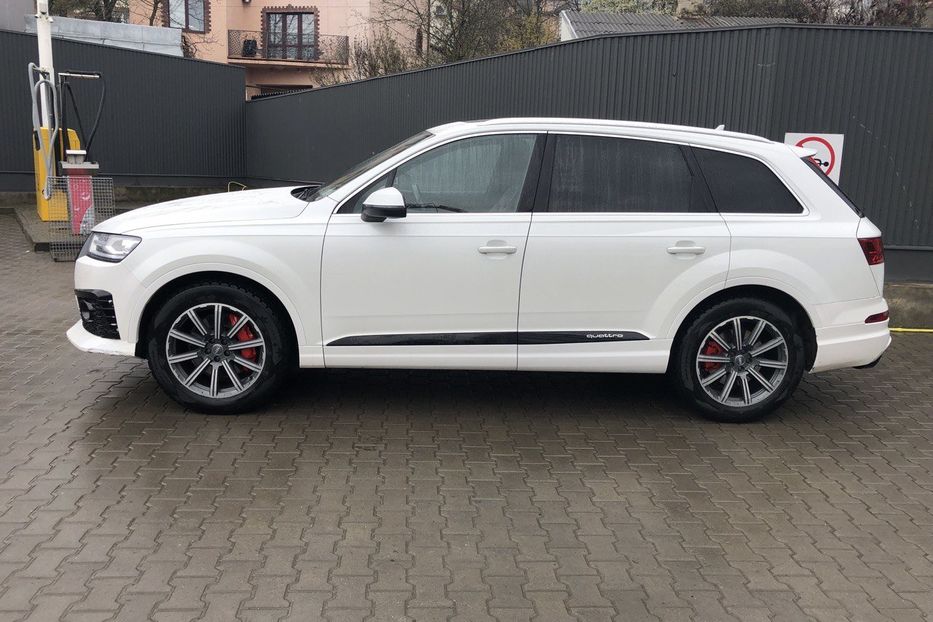 Продам Audi Q7 Premium Plus 2017 года в Черновцах