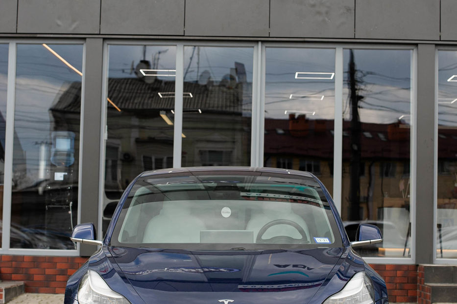 Продам Tesla Model 3 Long Range AWD  2018 года в Черновцах