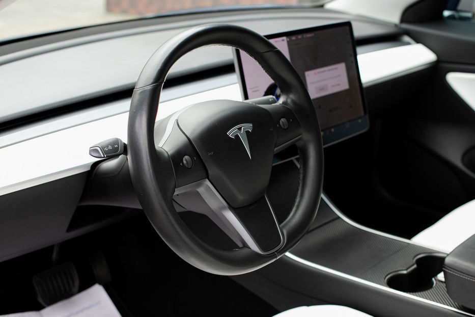 Продам Tesla Model 3 Long Range AWD  2018 года в Черновцах