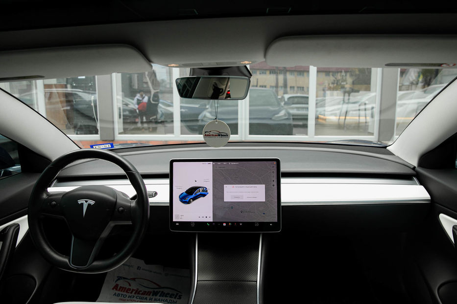 Продам Tesla Model 3 Long Range AWD  2018 года в Черновцах