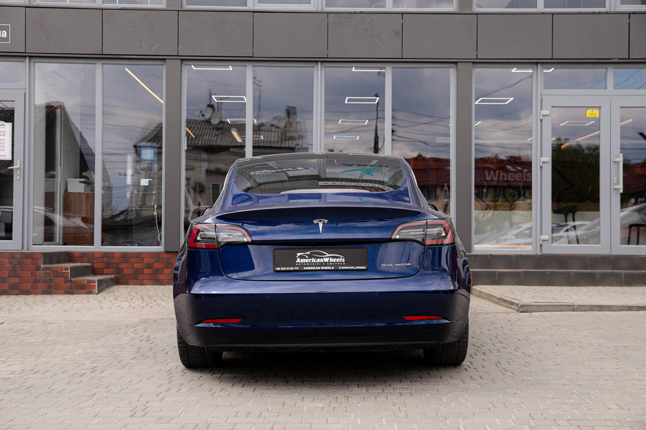 Продам Tesla Model 3 Long Range AWD  2018 года в Черновцах