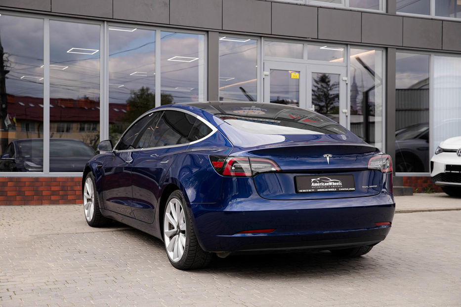 Продам Tesla Model 3 Long Range AWD  2018 года в Черновцах