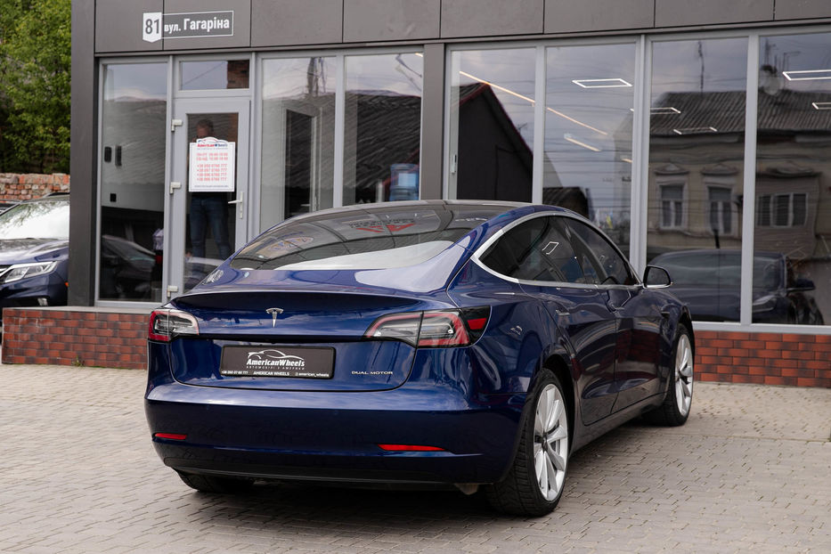 Продам Tesla Model 3 Long Range AWD  2018 года в Черновцах