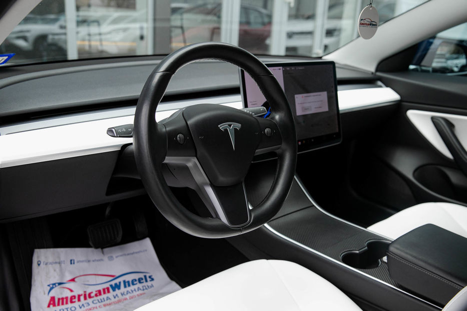 Продам Tesla Model 3 Long Range AWD  2018 года в Черновцах