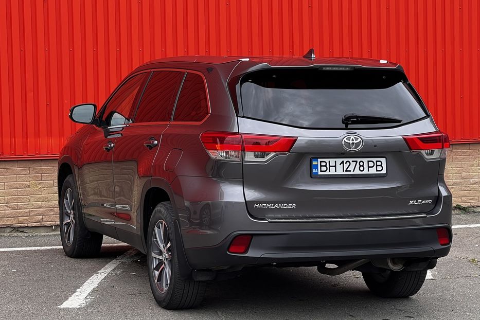 Продам Toyota Highlander AWD 2020 года в Одессе