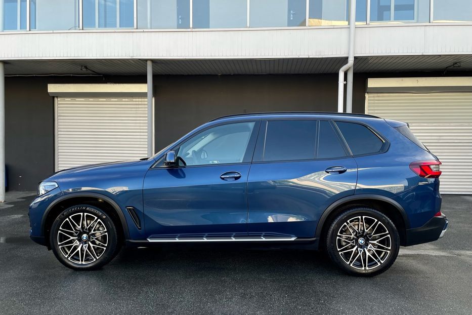 Продам BMW X5 30d 2020 года в Киеве