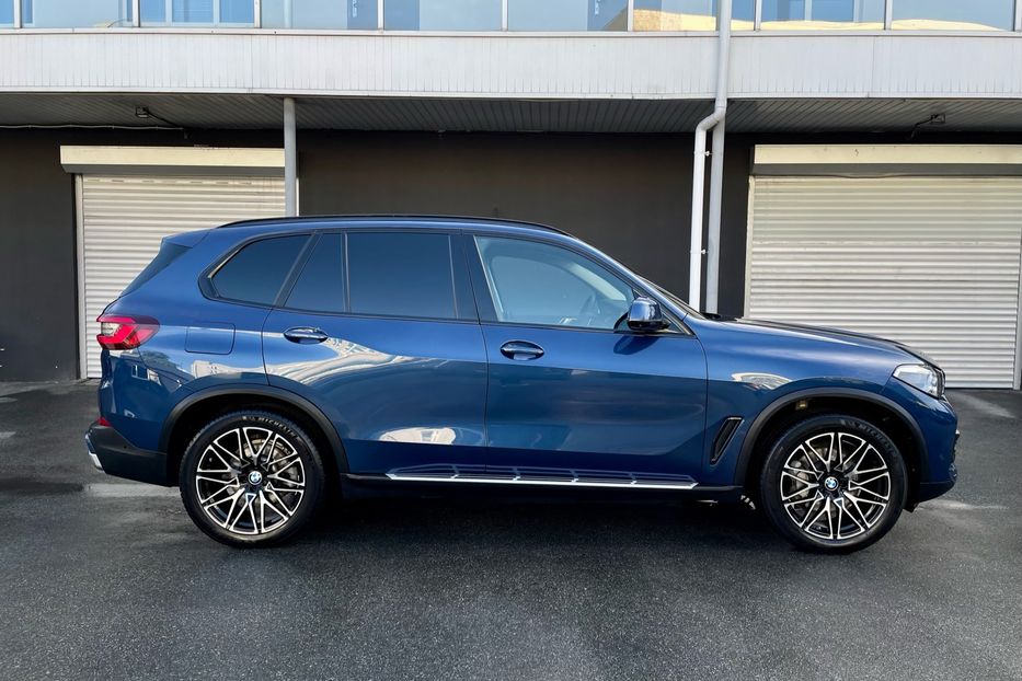 Продам BMW X5 30d 2020 года в Киеве