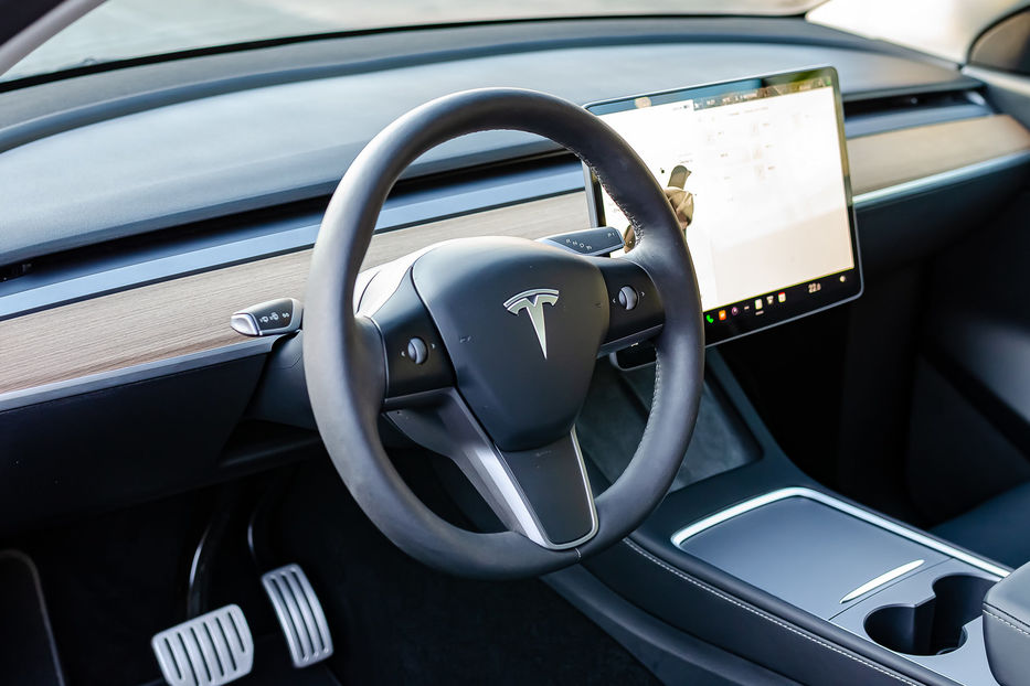 Продам Tesla Model Y Performance 2022 года в Киеве