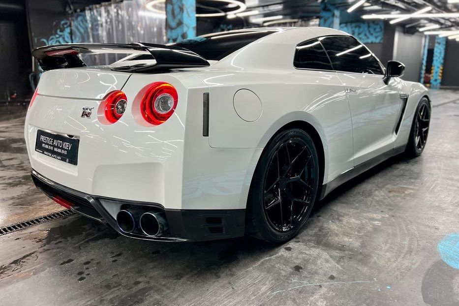 Продам Nissan GT-R 2013 года в Киеве