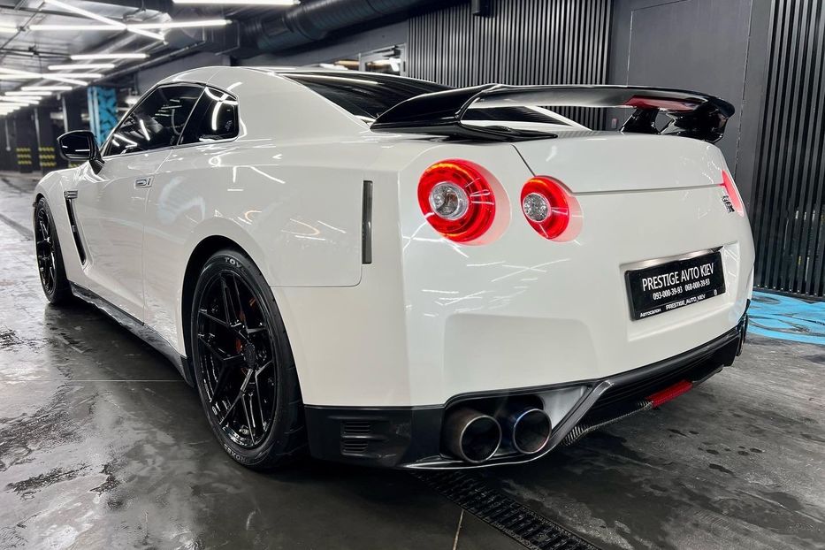 Продам Nissan GT-R 2013 года в Киеве