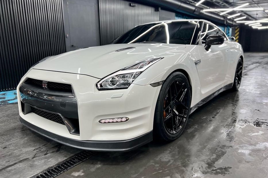 Продам Nissan GT-R 2013 года в Киеве