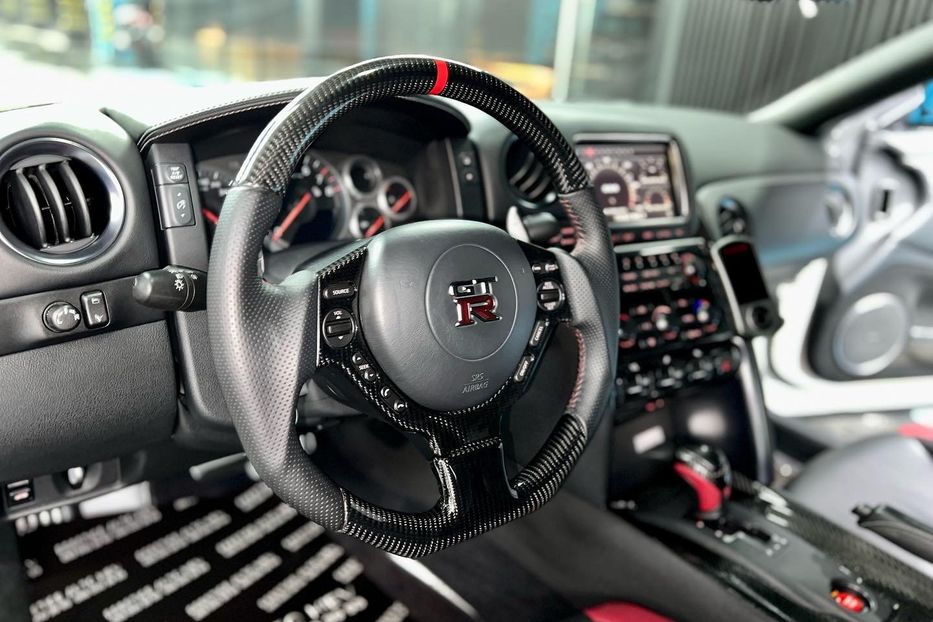 Продам Nissan GT-R 2013 года в Киеве