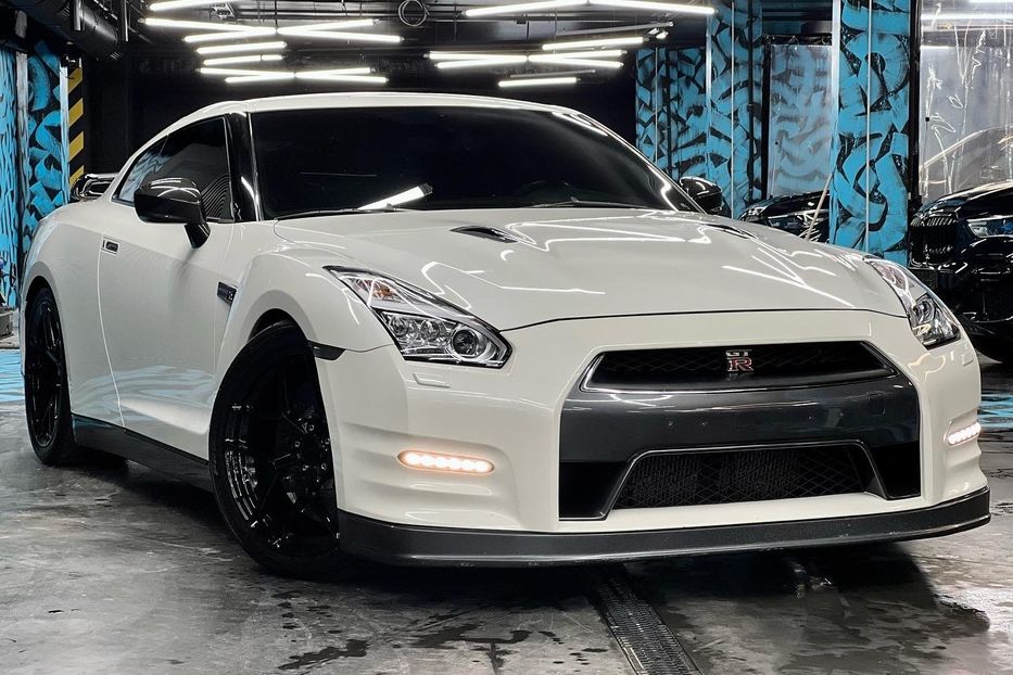 Продам Nissan GT-R 2013 года в Киеве