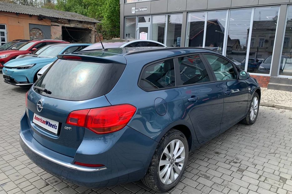 Продам Opel Astra J CDTI 2013 года в Черновцах