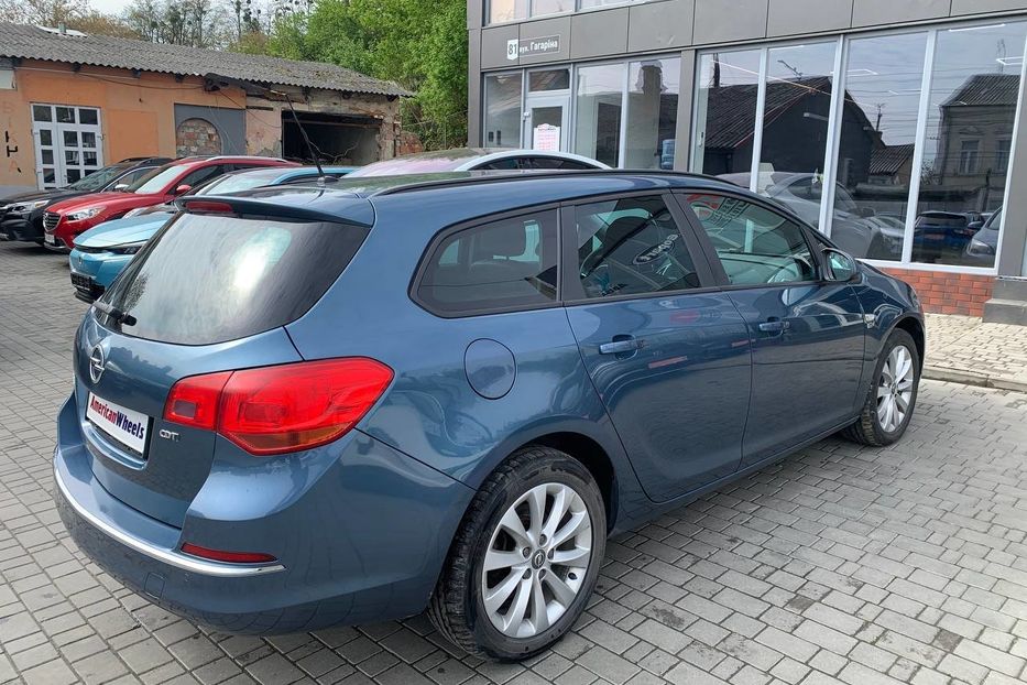 Продам Opel Astra J CDTI 2013 года в Черновцах