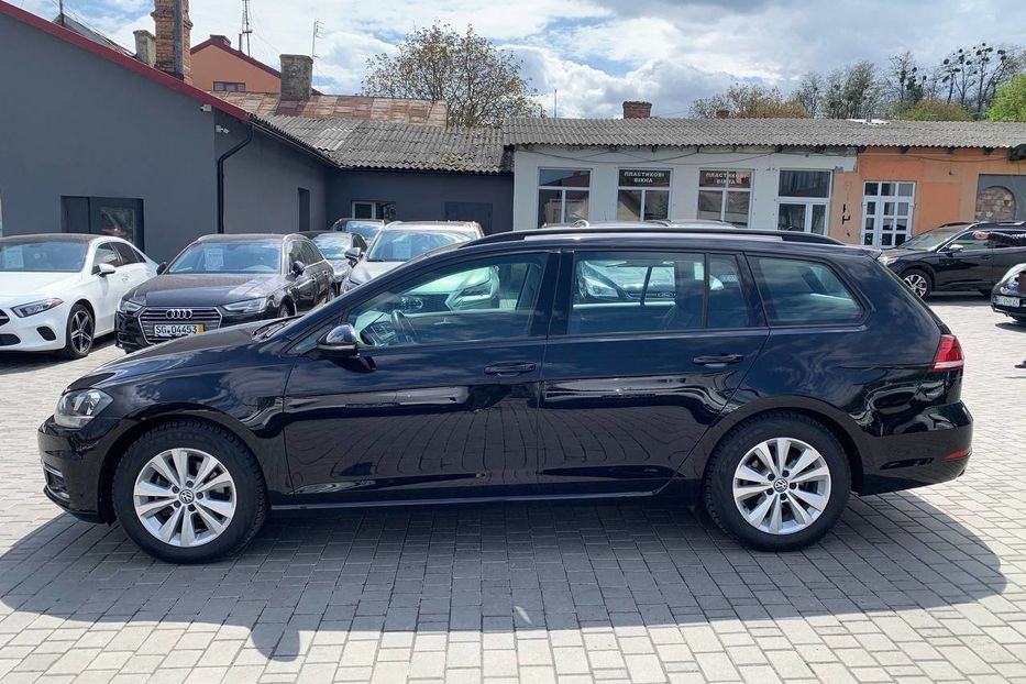 Продам Volkswagen Golf SportWagen 4motion 2019 года в Черновцах