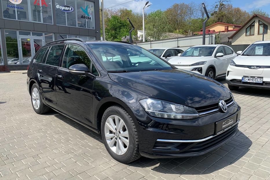 Продам Volkswagen Golf SportWagen 4motion 2019 года в Черновцах