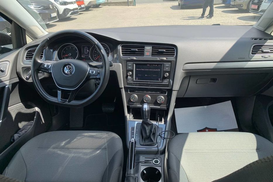 Продам Volkswagen Golf SportWagen 4motion 2019 года в Черновцах