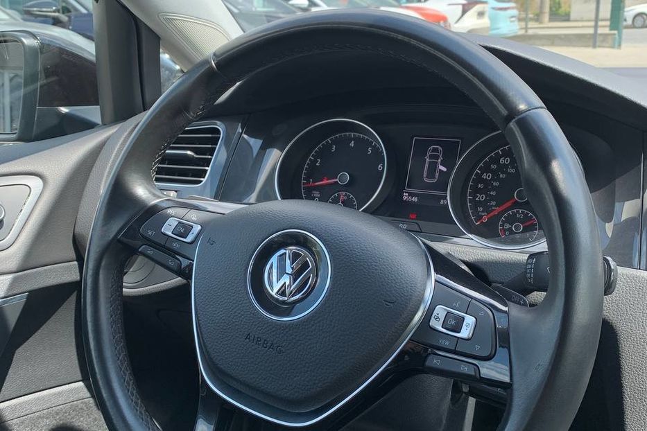 Продам Volkswagen Golf SportWagen 4motion 2019 года в Черновцах