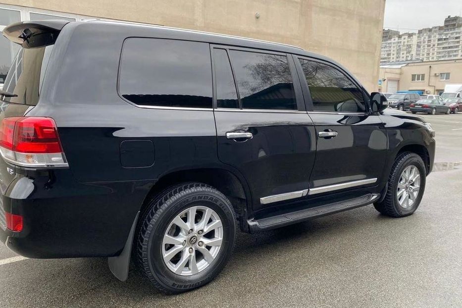 Продам Toyota Land Cruiser 200 Guard B6+ 2019 года в Киеве