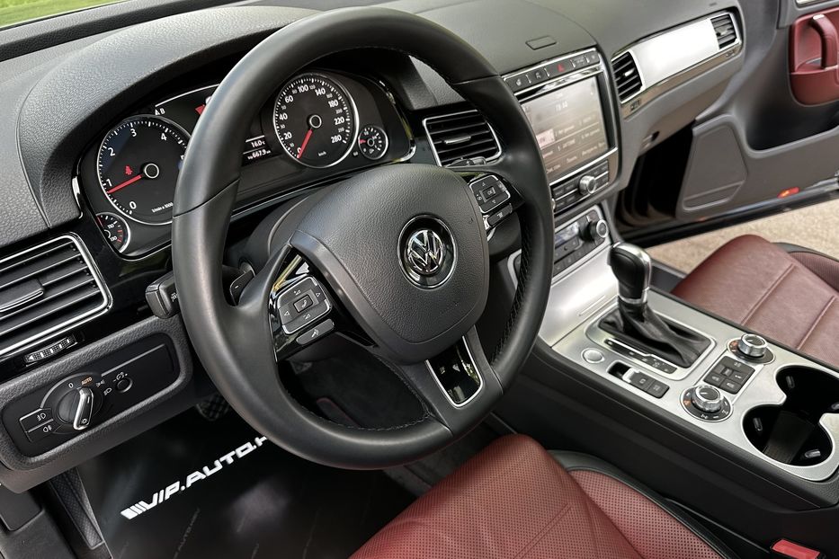 Продам Volkswagen Touareg R Line 2018 года в Киеве