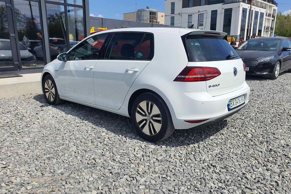 Продам Volkswagen e-Golf 2015 года в Черновцах