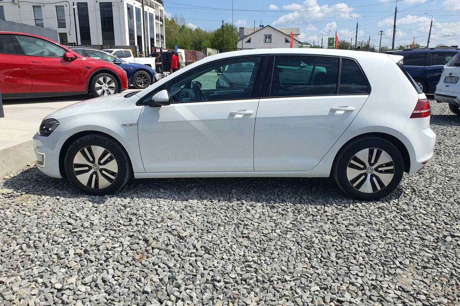 Продам Volkswagen e-Golf 2015 года в Черновцах